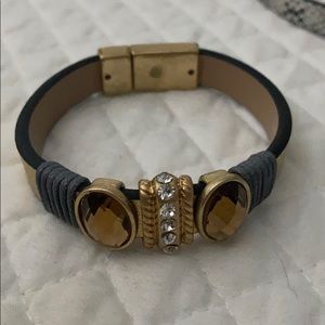 Cuff with magnetic closure